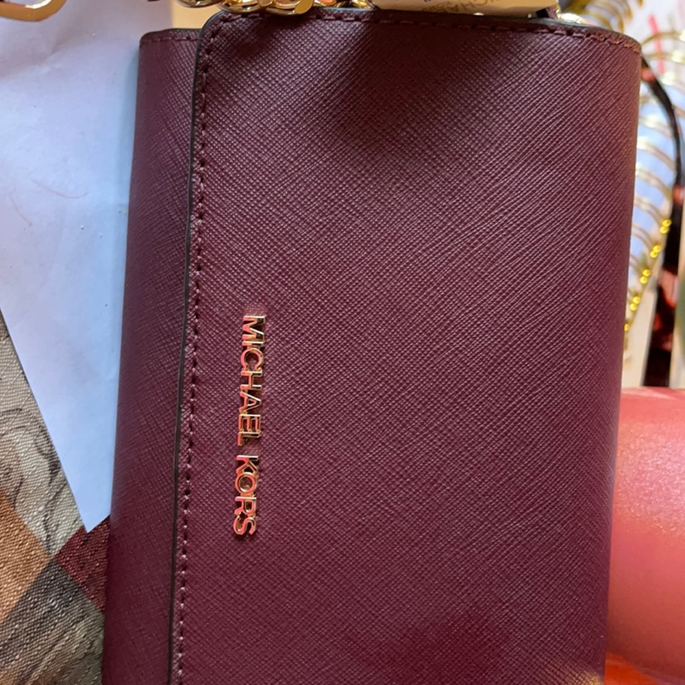 Michael Kors jet set crossbody